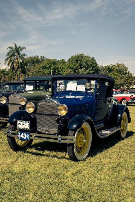 The original photo of the same vintage car